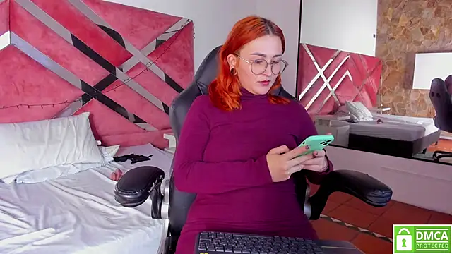 Snapshot of madame_ibby chatting on 30, 12, 2024 madame ibby online show from 30, 12, 2024