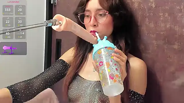 doll bella  online show from 23, 2, 2025