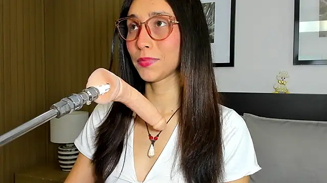 Snapshot of doll_bella_ chatting on 12, 5, 2026 doll bella online show from 12, 5, 2026