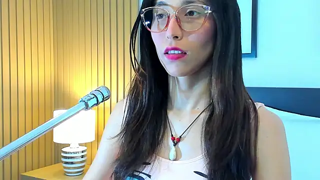 Snapshot of doll_bella_ chatting on 7, 7, 2026 doll bella online show from 7, 7, 2026