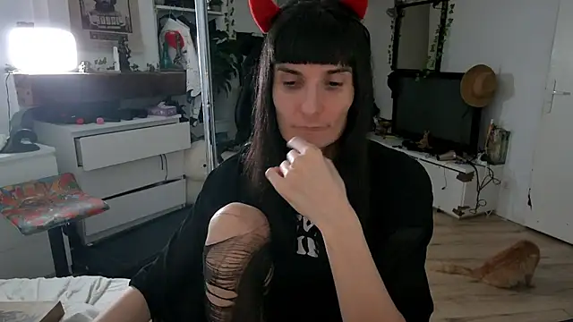 Snapshot of CeriseLapine chatting on 9, 11, 2025 CeriseLapine online show from 9, 11, 2025