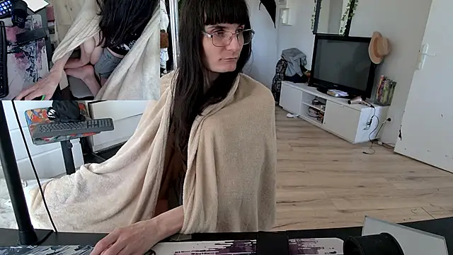 Snapshot of CeriseLapine chatting on 27, 11, 2025 CeriseLapine online show from 27, 11, 2025