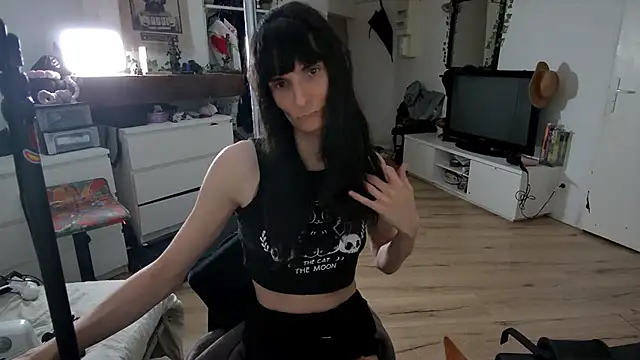 Snapshot of CeriseLapine chatting on 1, 12, 2025 CeriseLapine online show from 1, 12, 2025