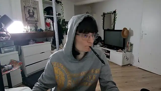 Snapshot of CeriseLapine chatting on 2, 12, 2025 CeriseLapine online show from 2, 12, 2025