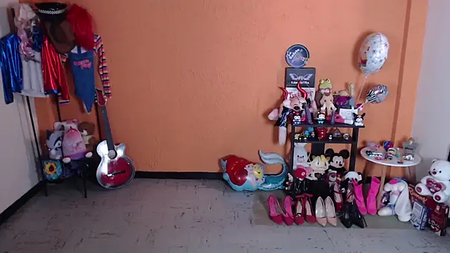 Snapshot of MissMiia2 chatting on 15, 1, 2025 MissMiia2 online show from 15, 1, 2025