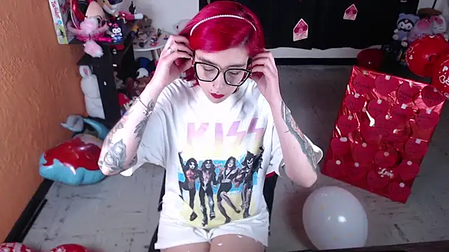 Snapshot of MissMiia2 chatting on 20, 2, 2025 MissMiia2 online show from 20, 2, 2025