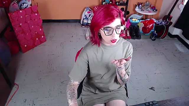 Snapshot of MissMiia2 chatting on 3, 3, 2025 MissMiia2 online show from 3, 3, 2025