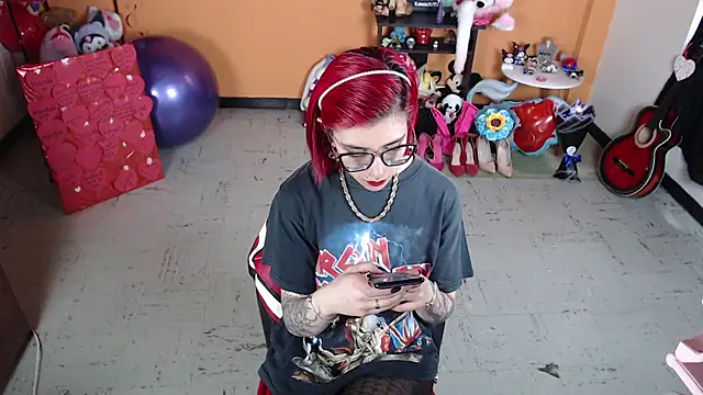 Snapshot of MissMiia2 chatting on 13, 3, 2025 MissMiia2 online show from 13, 3, 2025