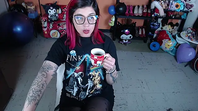 Snapshot of MissMiia2 chatting on 15, 9, 2025 MissMiia2 online show from 15, 9, 2025