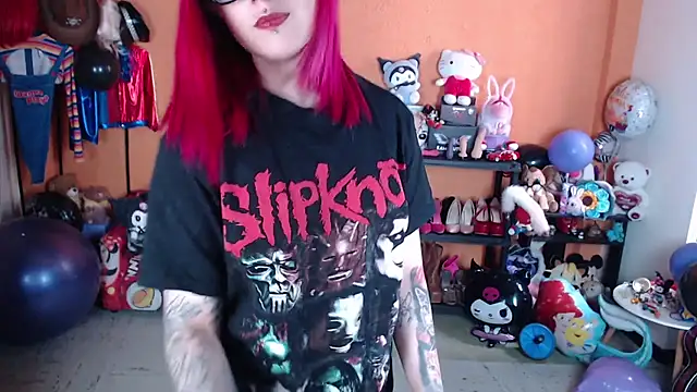 Snapshot of MissMiia2 chatting on 25, 9, 2025 MissMiia2 online show from 25, 9, 2025