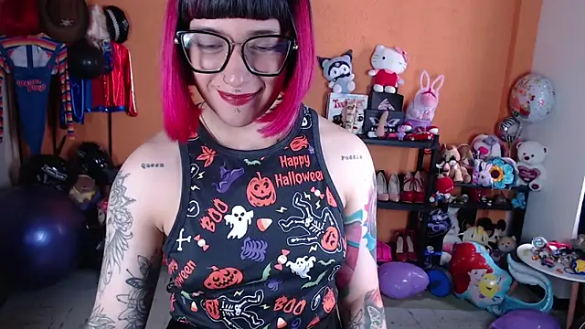 Snapshot of MissMiia2 chatting on 20, 10, 2025 MissMiia2 online show from 20, 10, 2025