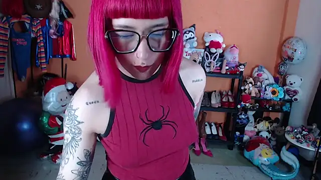 Snapshot of MissMiia2 chatting on 2, 12, 2025 MissMiia2 online show from 2, 12, 2025