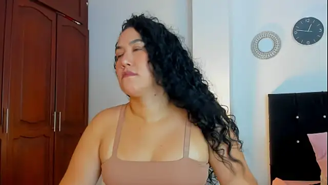 Snapshot of kathyajhonss chatting on 24, 10, 2025 kathyajhonss online show from 24, 10, 2025