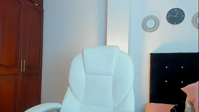 Snapshot of kathyajhonss chatting on 25, 10, 2025 kathyajhonss online show from 25, 10, 2025