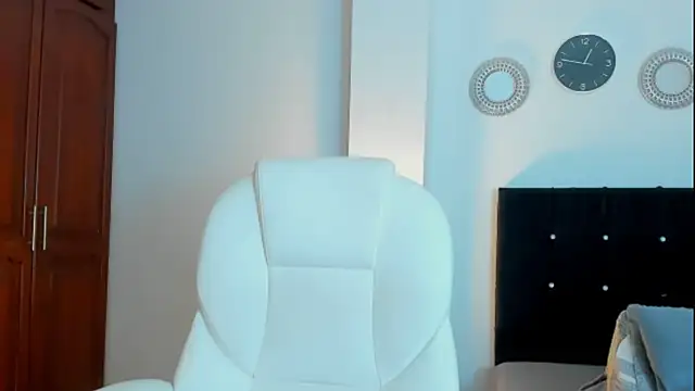 Snapshot of kathyajhonss chatting on 8, 11, 2025 kathyajhonss online show from 8, 11, 2025