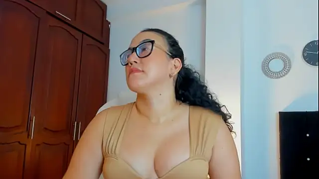 Snapshot of kathyajhonss chatting on 17, 11, 2025 kathyajhonss online show from 17, 11, 2025