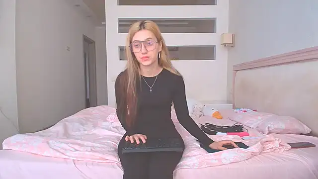 Snapshot of Iren chatting on 2, 10, 2025 Iren online show from 2, 10, 2025
