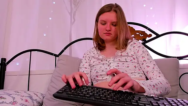 Snapshot of LilianSwall chatting on 16, 3, 2025 LilianSwall online show from 16, 3, 2025