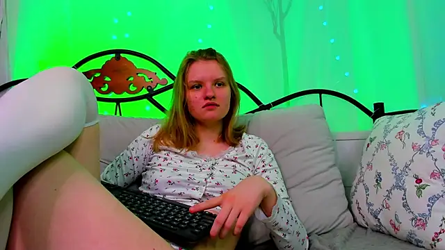 Snapshot of LilianSwall chatting on 20, 3, 2025 LilianSwall online show from 20, 3, 2025