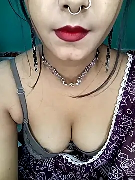 Snapshot of Diamond_queeen chatting on 21, 12, 2024 Diamond queeen online show from 21, 12, 2024