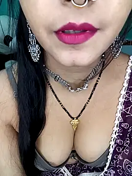 Snapshot of Diamond_queeen chatting on 15, 2, 2025 Diamond queeen online show from 15, 2, 2025