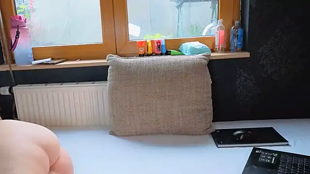 SherryOutdoor1 online show from 28, 10, 2025