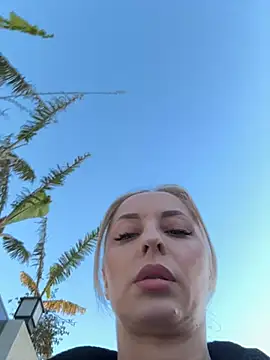 Diamond Bunny  online show from 9, 3, 2026