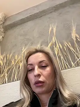 Diamond Bunny  online show from 24, 3, 2026