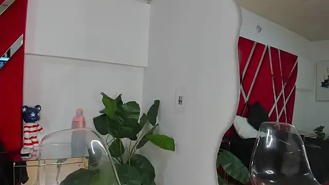 Milanxht online show from 8, 9, 2025