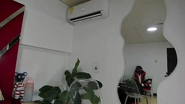 Milanxht online show from 22, 10, 2025