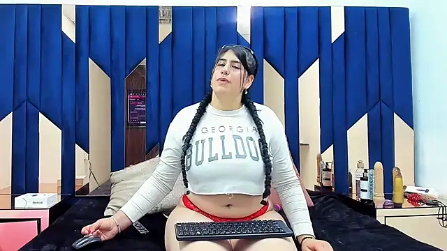 Snapshot of Criistaal_ chatting on 31, 1, 2025 Criistaal  online show from 31, 1, 2025