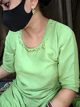 Snapshot of kaveerpooja947 chatting on 25, 9, 2025 kaveerpooja947 online show from 25, 9, 2025