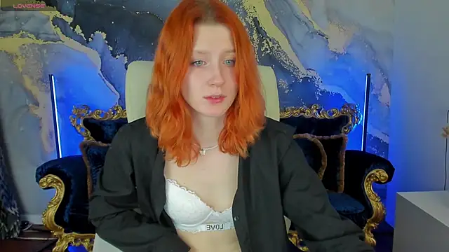 Snapshot of MagicLilu chatting on 5, 2, 2025 MagicLilu online show from 5, 2, 2025