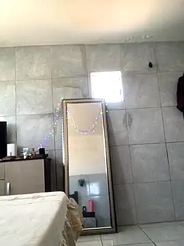 Snapshot of Gabrielleof chatting on 4, 12, 2025 Gabrielleof online show from 4, 12, 2025