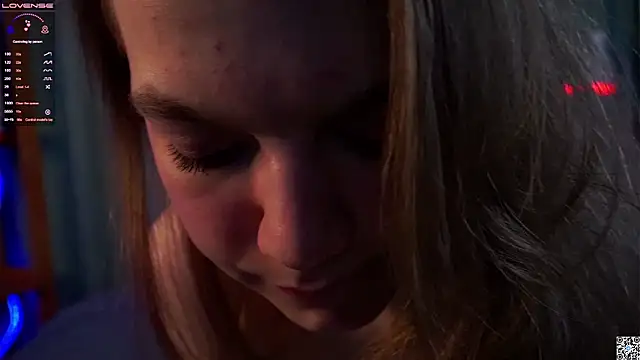 Snapshot of EdlinAlliston chatting on 1, 2, 2025 EdlinAlliston online show from 1, 2, 2025