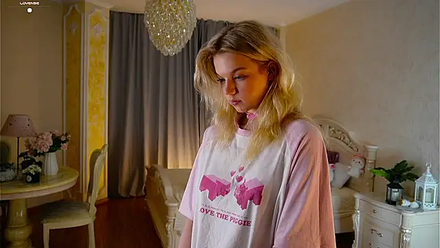 Snapshot of EdlinAlliston chatting on 16, 9, 2025 EdlinAlliston online show from 16, 9, 2025