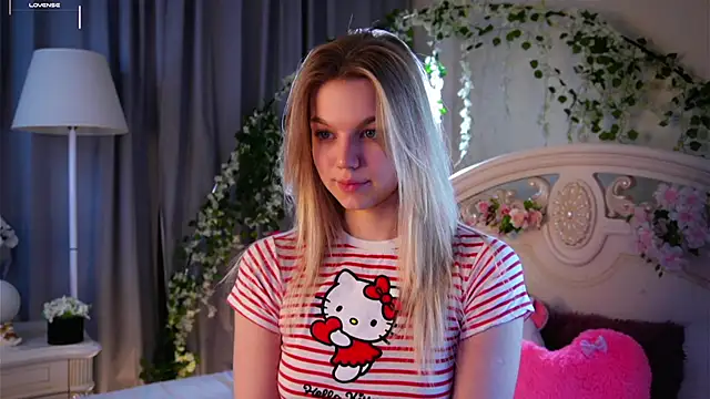 Snapshot of EdlinAlliston chatting on 15, 11, 2025 EdlinAlliston online show from 15, 11, 2025