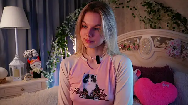 Snapshot of EdlinAlliston chatting on 26, 11, 2025 EdlinAlliston online show from 26, 11, 2025