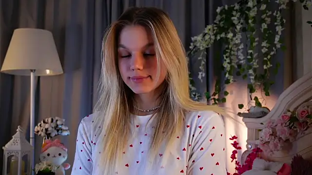 Snapshot of EdlinAlliston chatting on 16, 12, 2025 EdlinAlliston online show from 16, 12, 2025