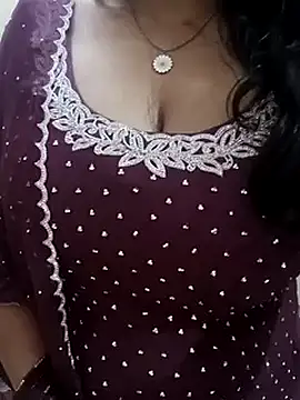 Snapshot of Anamika_Kapoor chatting on 5, 1, 2025 Anamika Kapoor online show from 5, 1, 2025