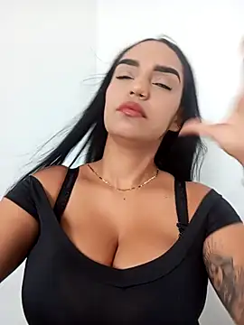 Snapshot of Sara-77 chatting on 24, 10, 2025 Sara-77 online show from 24, 10, 2025