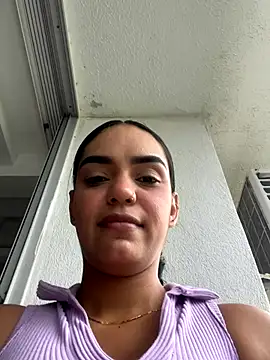 Snapshot of Sara-77 chatting on 28, 11, 2025 Sara-77 online show from 28, 11, 2025