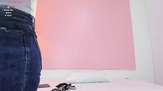 Snapshot of andyylove_jk chatting on 17, 10, 2025 andyylove jk online show from 17, 10, 2025