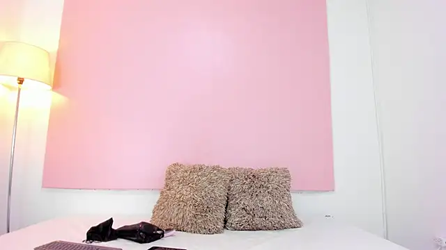 Snapshot of andyylove_jk chatting on 18, 11, 2025 andyylove jk online show from 18, 11, 2025