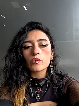 Lila Desiree online show from 4, 1, 2025