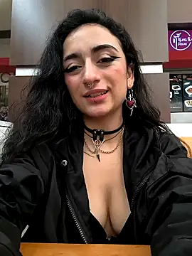 Lila Desiree online show from 27, 9, 2025