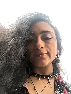 Lila Desiree online show from 15, 4, 2026