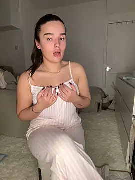 Snapshot of maisiesmithx chatting on 7, 1, 2025 maisiesmithx online show from 7, 1, 2025