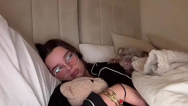 Snapshot of maisiesmithx chatting on 3, 2, 2025 maisiesmithx online show from 3, 2, 2025