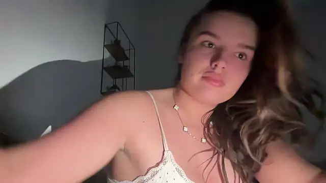 Snapshot of maisiesmithx chatting on 5, 2, 2025 maisiesmithx online show from 5, 2, 2025